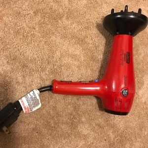 Blow dryer with diffuser